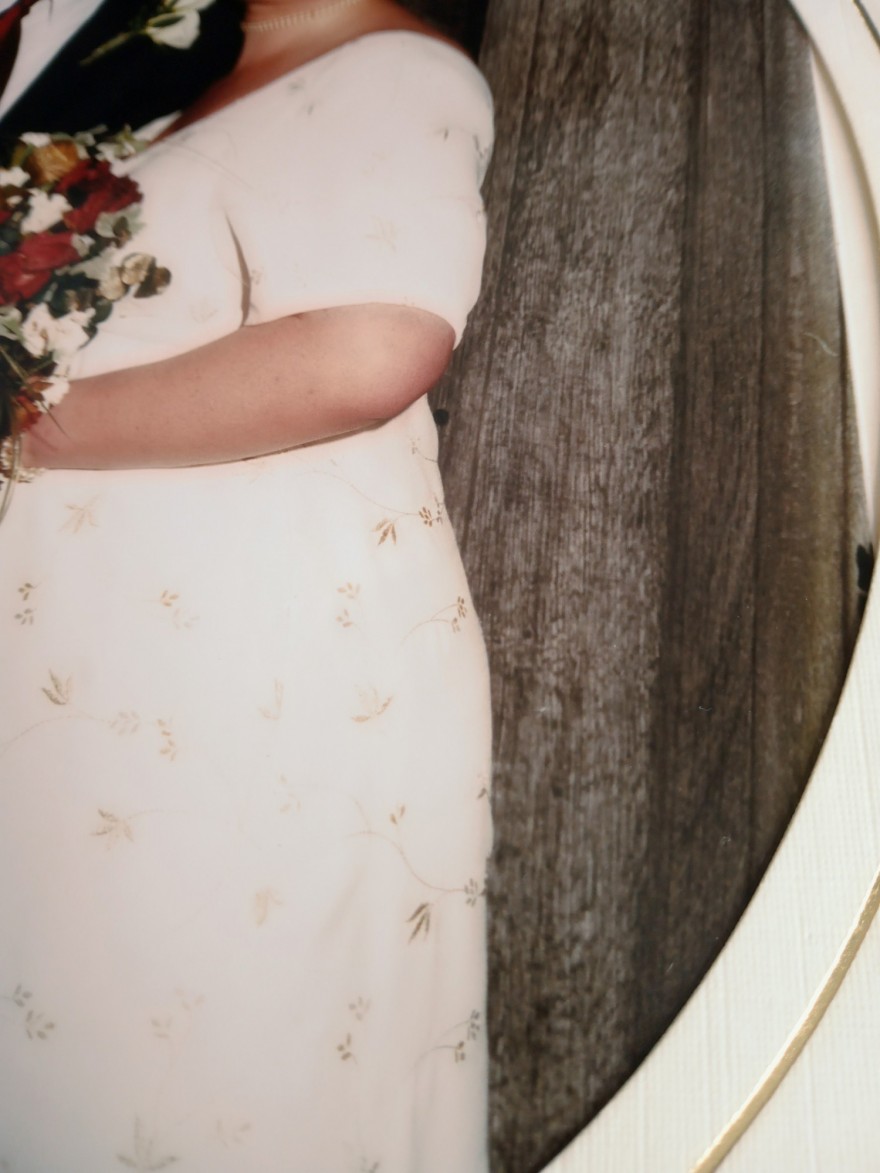 Detail on bride dress